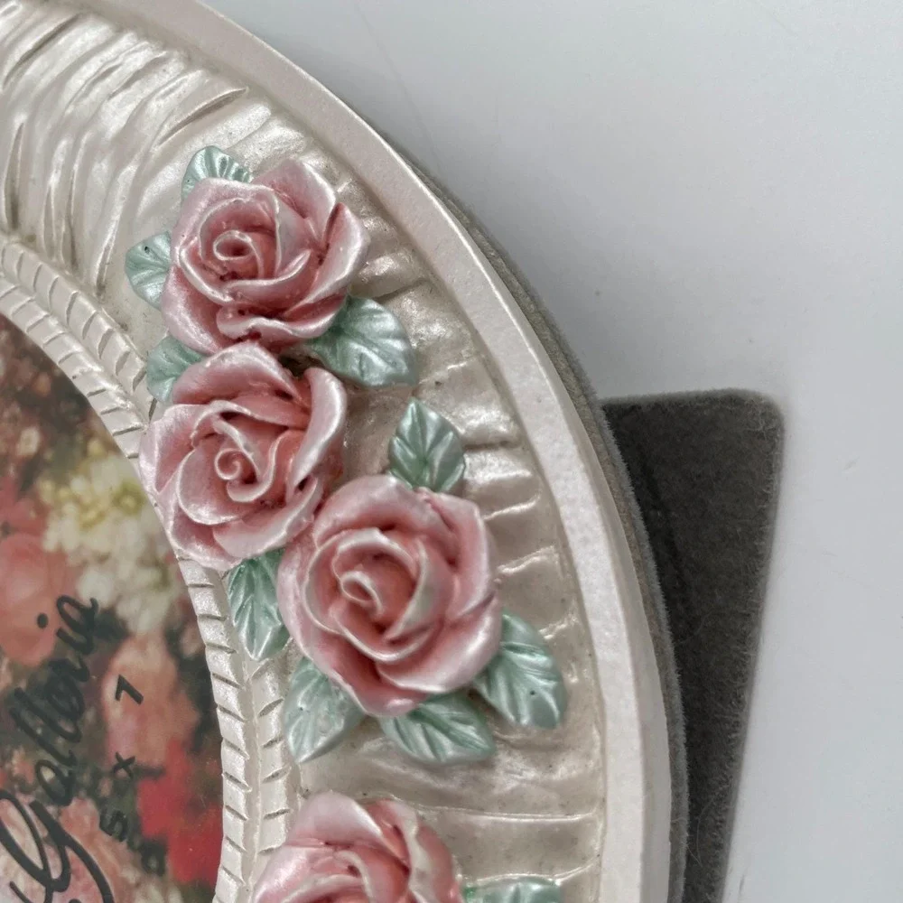 Vintage Wedding Picture photo Frame 90s Floral Oval Resin Elegant Cottagecore